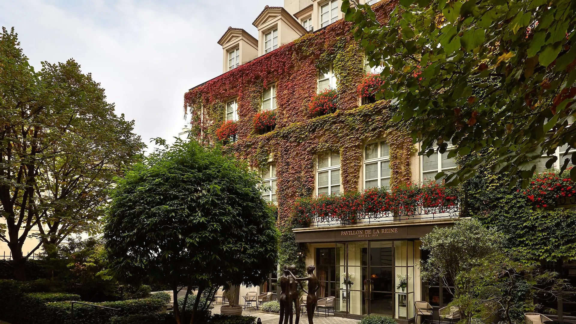 Hotel Le Pavillon De La Reine & Spa, Place Des Vosges Paris
