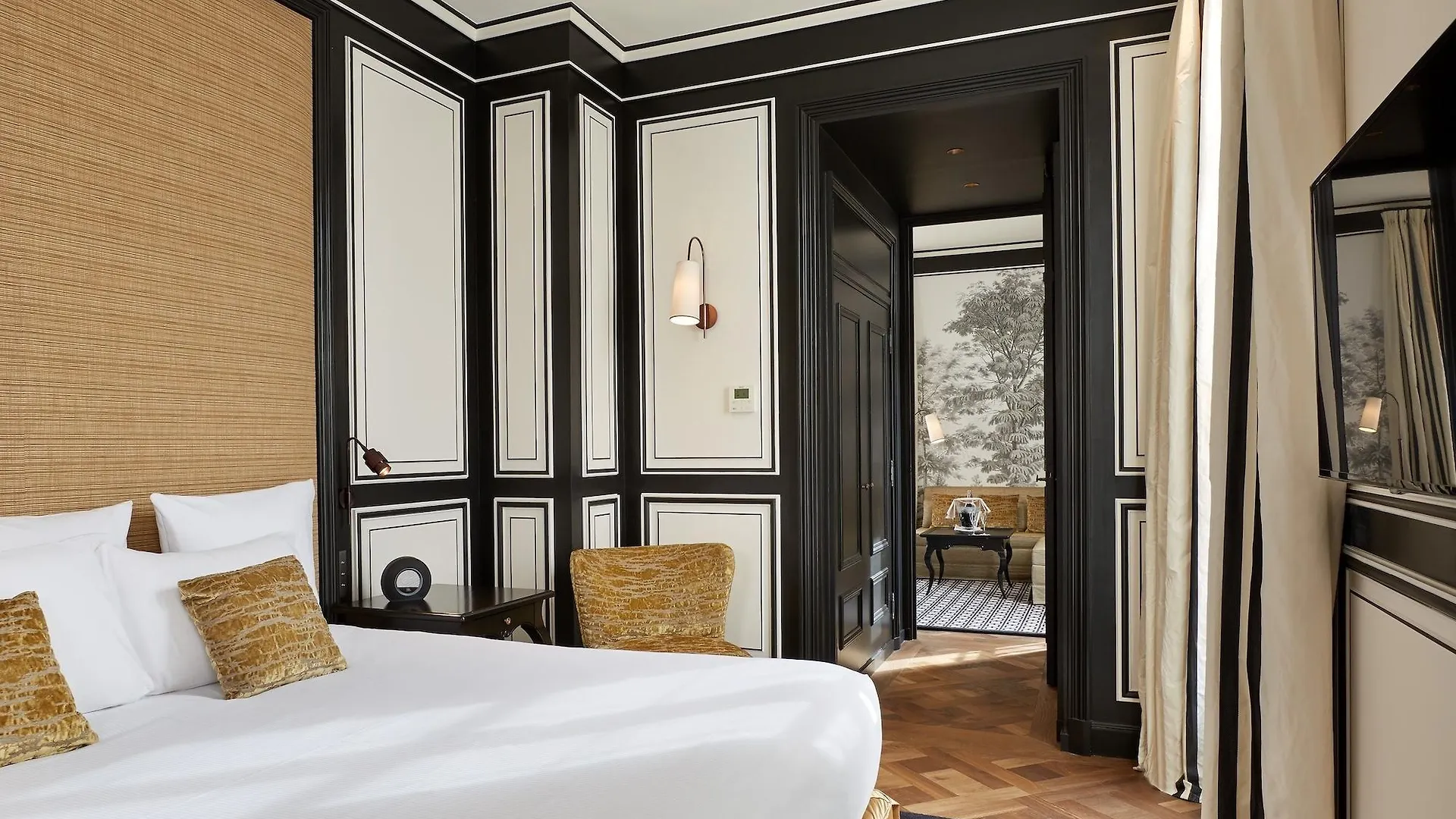 Hotel Le Pavillon De La Reine & Spa, Place Des Vosges Paris