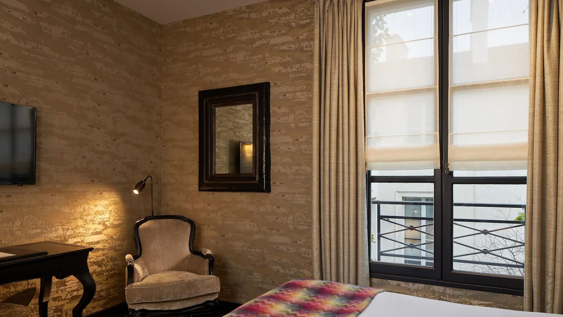 Hotel Le Pavillon De La Reine & Spa, Place Des Vosges 5*