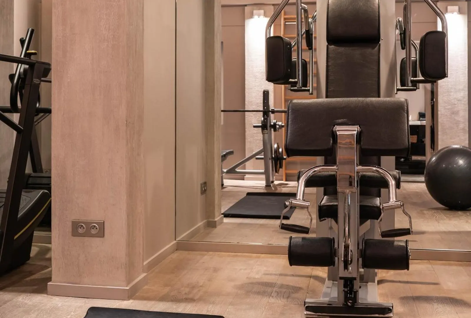 Le Pavillon De La Reine & Spa, Place Des Vosges 5*